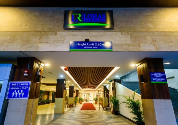 Lohas Residences Sukhumvit Hotel
