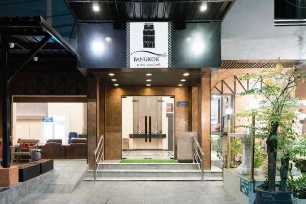 Bangkok Loft @ Nana Station Hotel